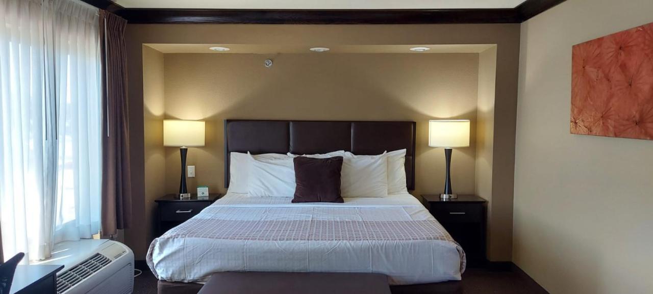 Parkwood Inn & Suites Manhattan Buitenkant foto
