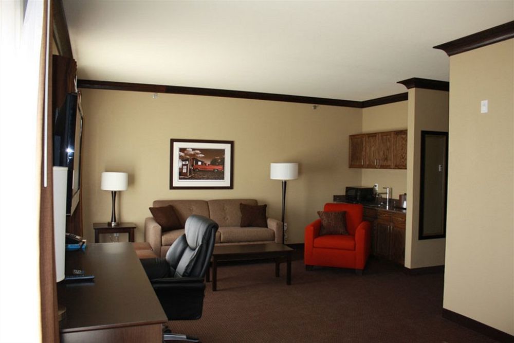 Parkwood Inn & Suites Manhattan Buitenkant foto