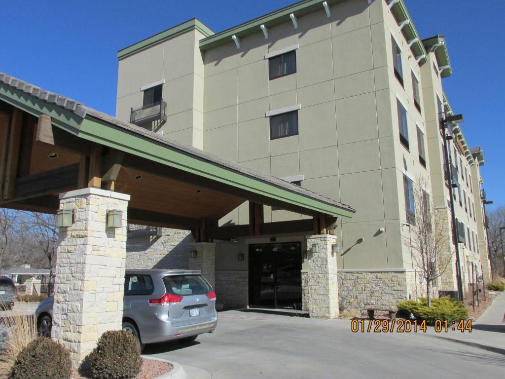 Parkwood Inn & Suites Manhattan Buitenkant foto